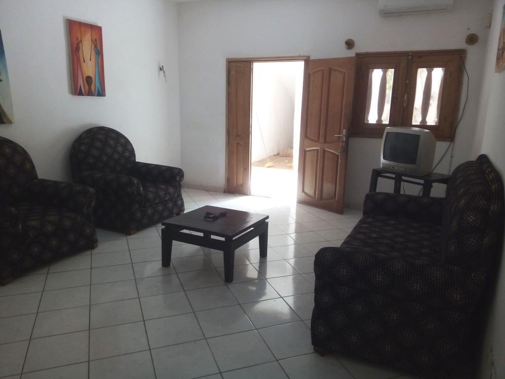 Guesthouse Dalal Ak Jamm 엠보우 외부 사진