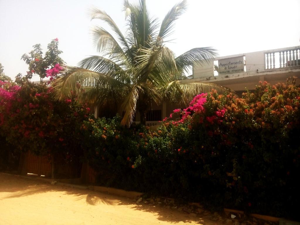 Guesthouse Dalal Ak Jamm 엠보우 외부 사진